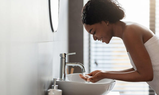 5 faits sur le nettoyage de la peau du visage
